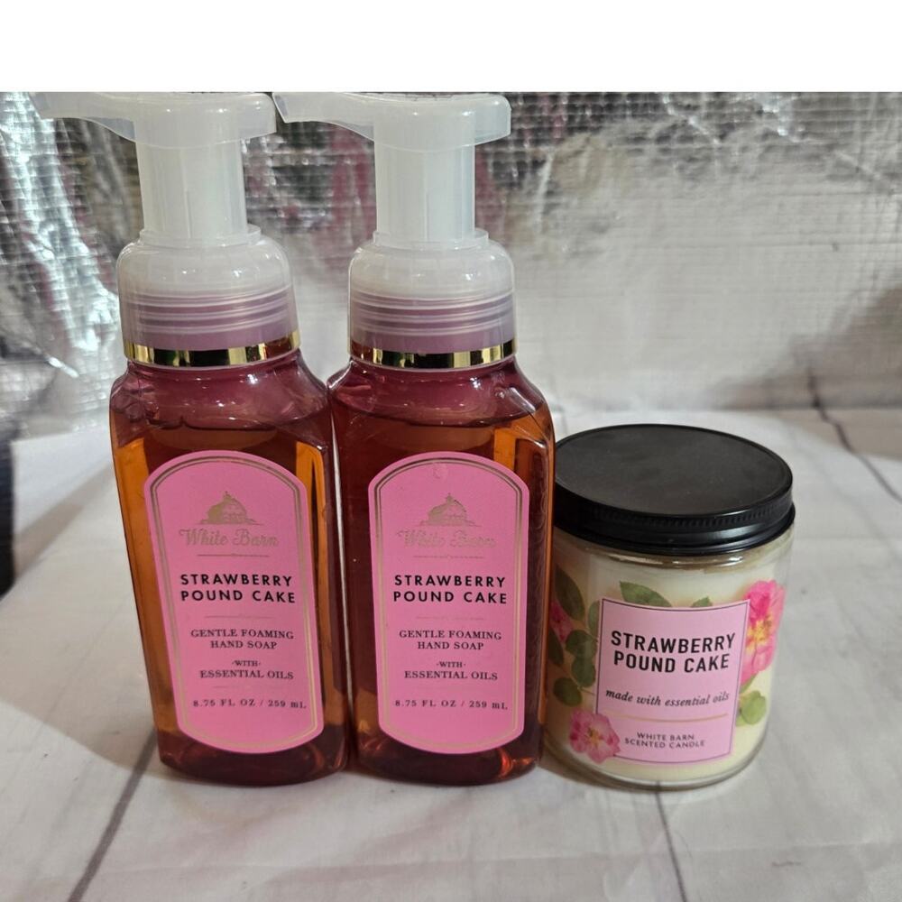 NEW! Bath & Body Works Strawberry Pound Cake Single Wick Candle 2pc Hand Soap